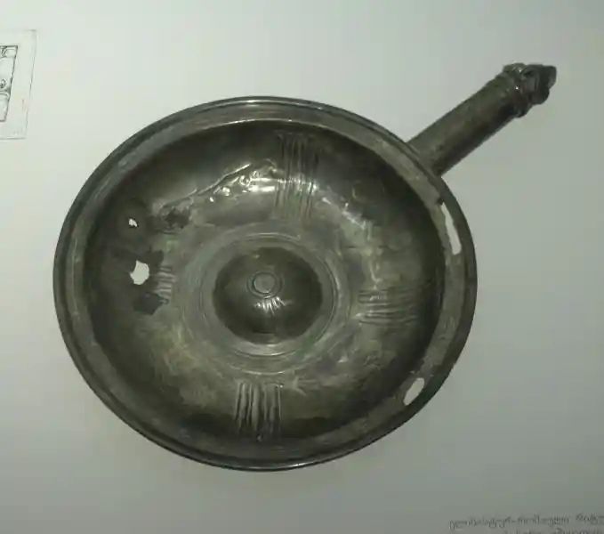 Patera - Hellenistic-Roman ritual vessel